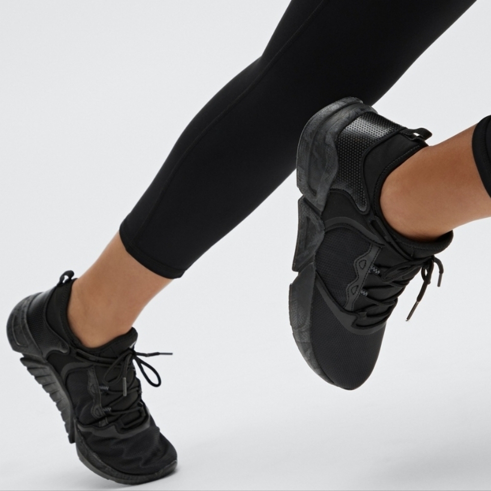NWT Fabletics Cambria Performance Sneaker